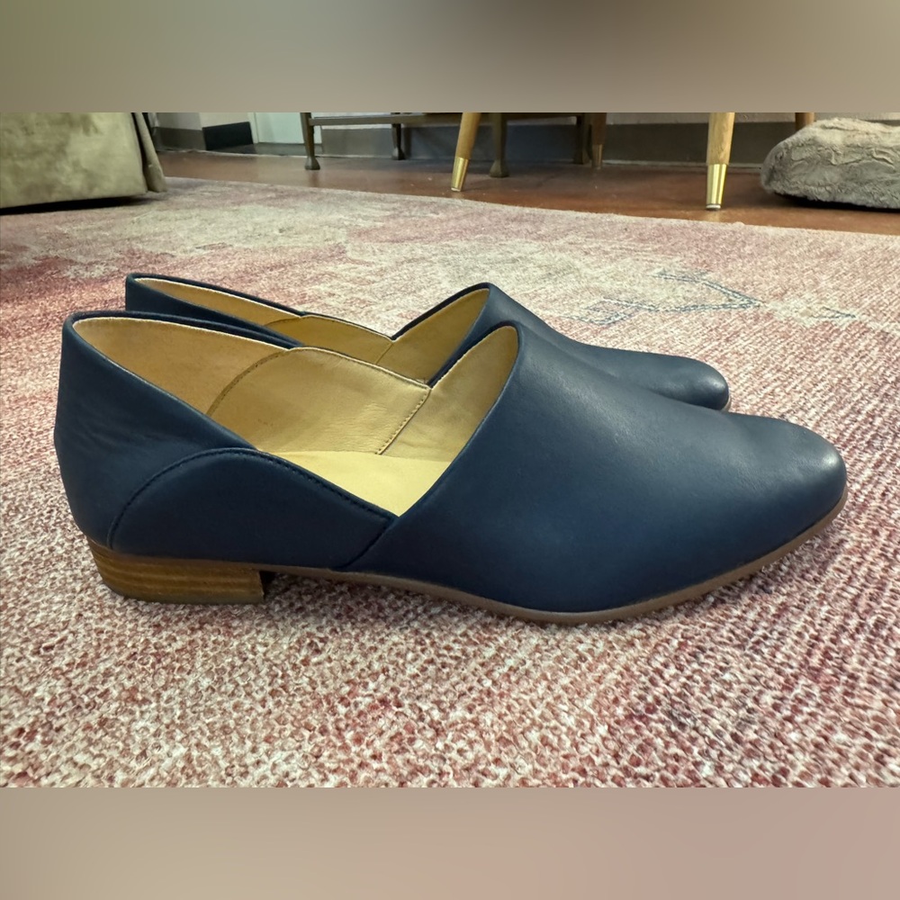 Clarks Pure Tone preppy slip-on loafer flats in navy blue leather 9